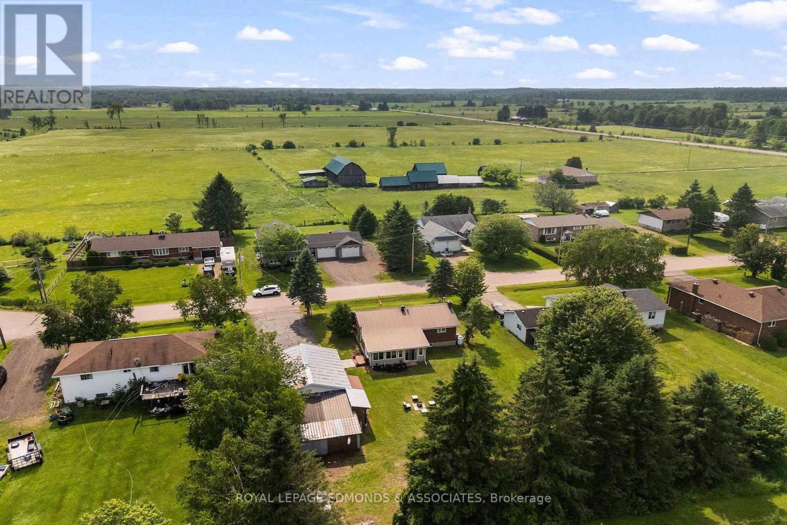 31 Carol Street, Laurentian Valley, Ontario  K8A 6W6 - Photo 6 - X13512586