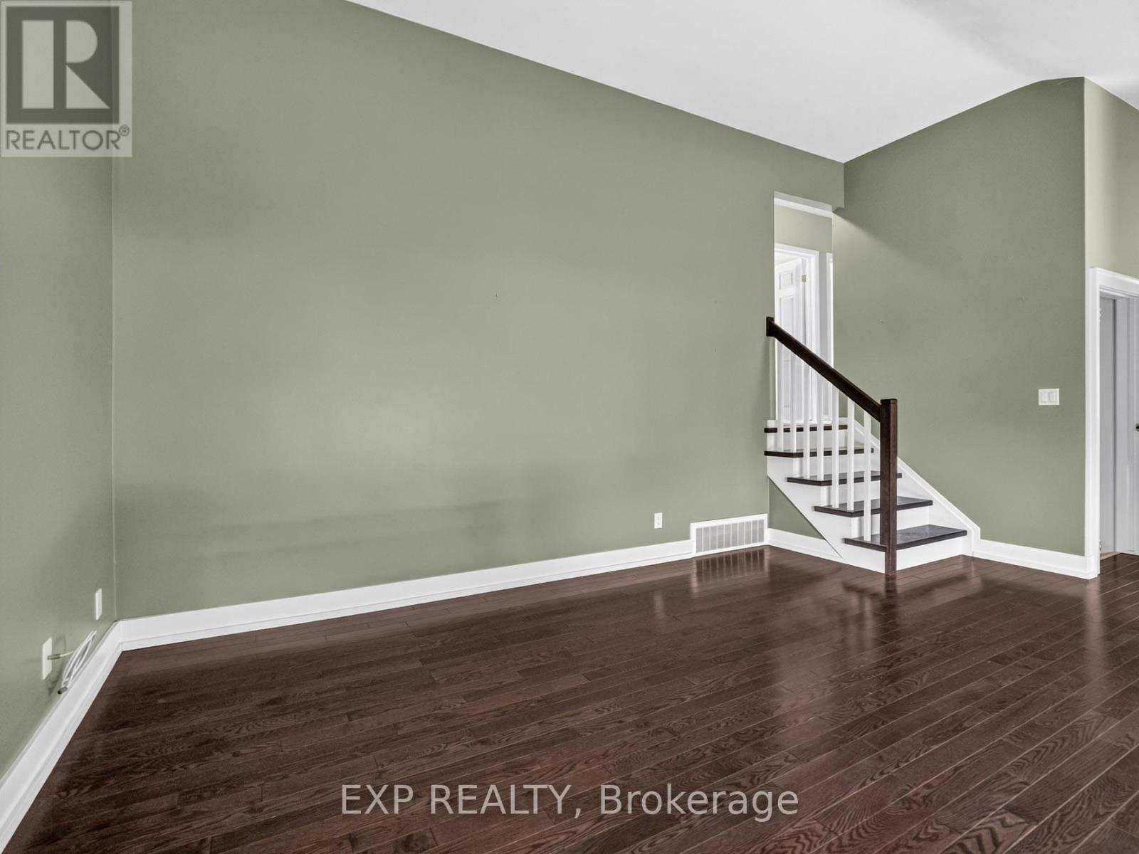 7350 Wilson Court, Niagara Falls, Ontario  L2G 4S1 - Photo 9 - X13512442