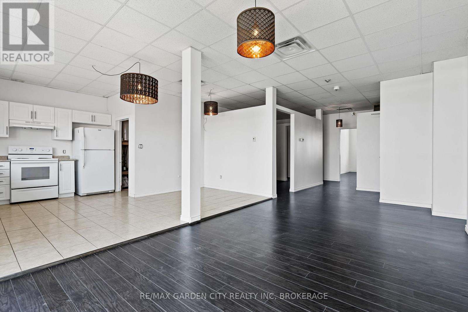 90 St. Paul Street, St. Catharines, Ontario  L2R 3M2 - Photo 6 - X13512530