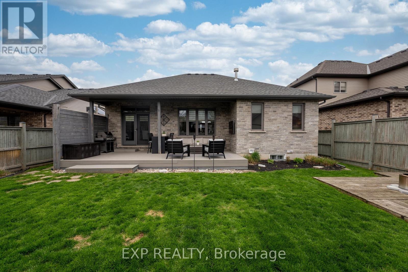 8736 Angie Drive, Niagara Falls (Forestview), Ontario  L2H 0H9 - Photo 41 - X13512626