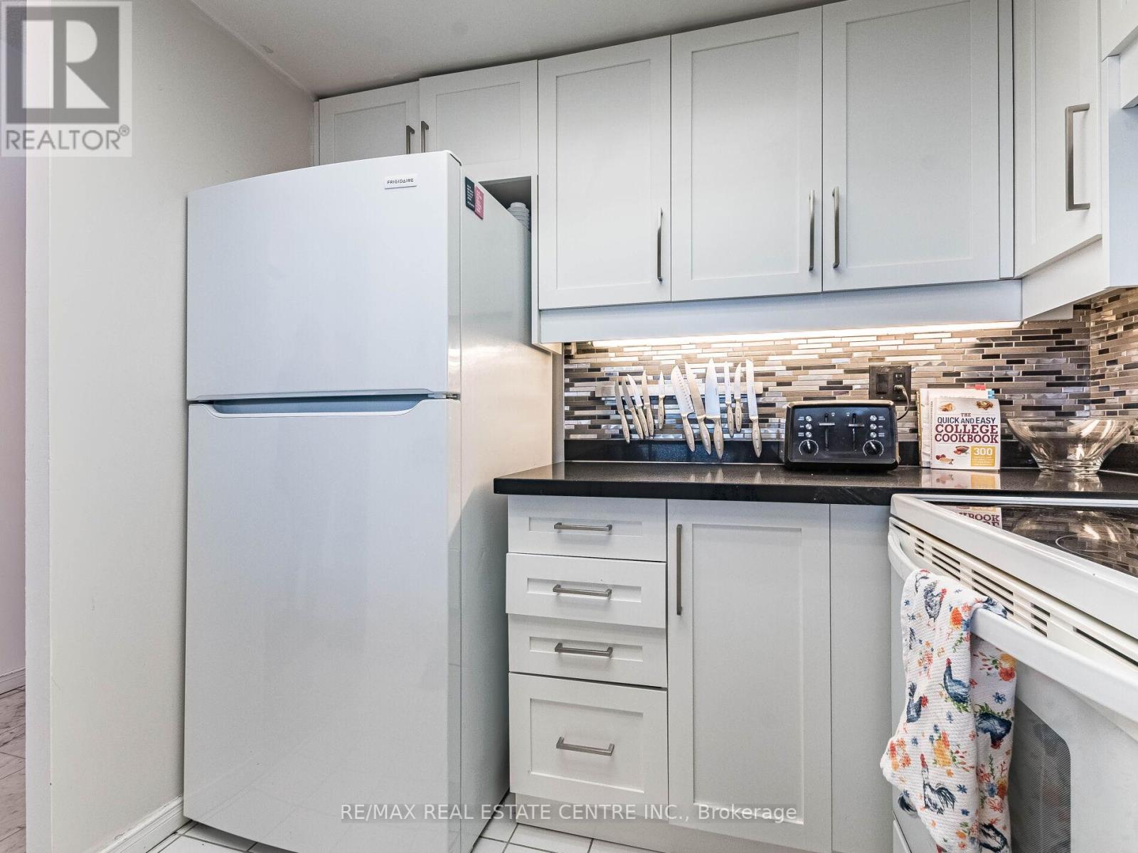 1616 - 250 Webb Drive, Mississauga, Ontario  L5B 3Z4 - Photo 20 - W13512218
