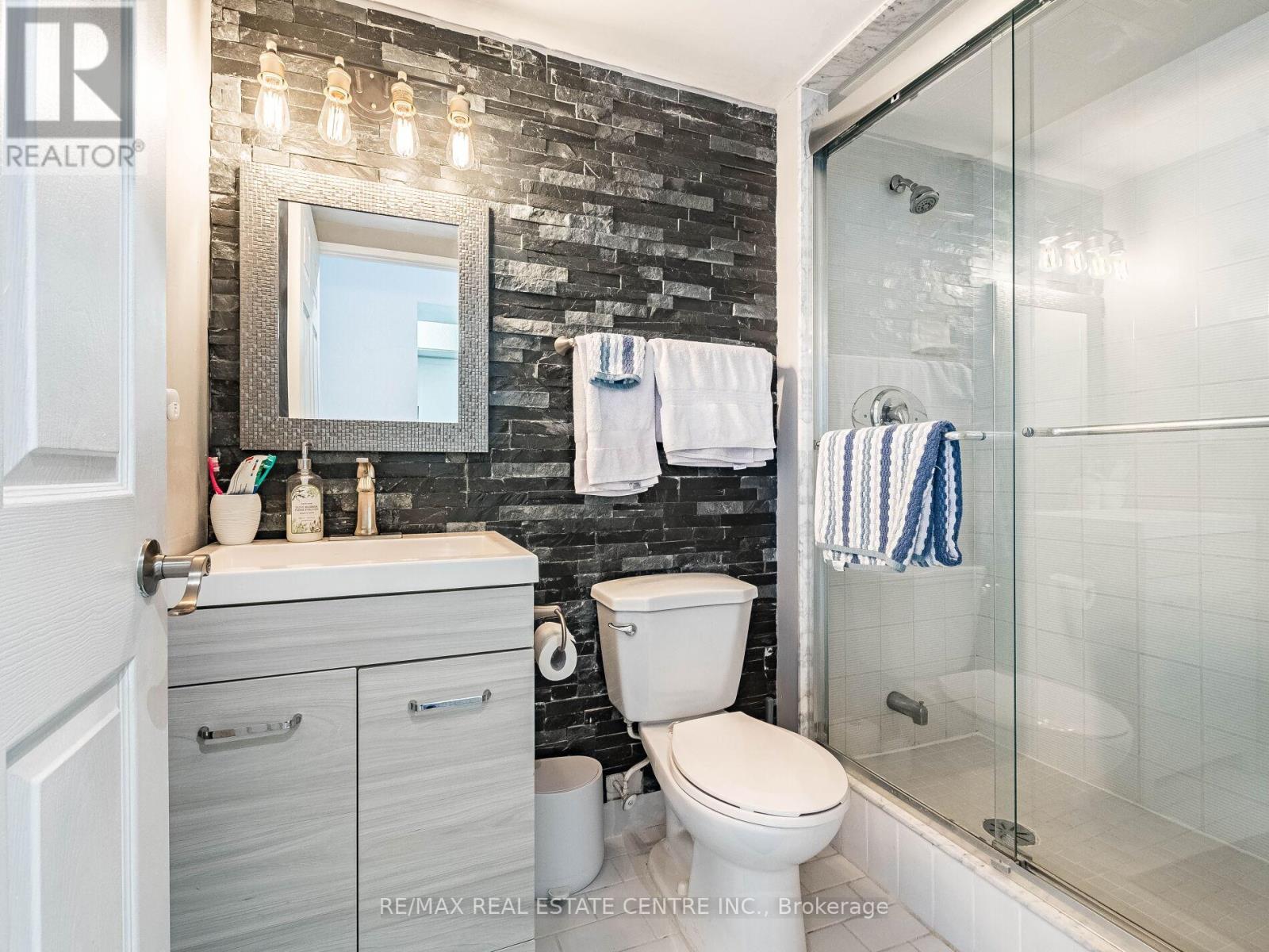 1616 - 250 Webb Drive, Mississauga, Ontario  L5B 3Z4 - Photo 33 - W13512218