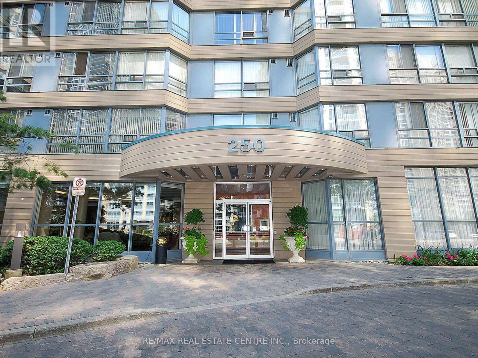 1616 - 250 Webb Drive, Mississauga, Ontario  L5B 3Z4 - Photo 5 - W13512218