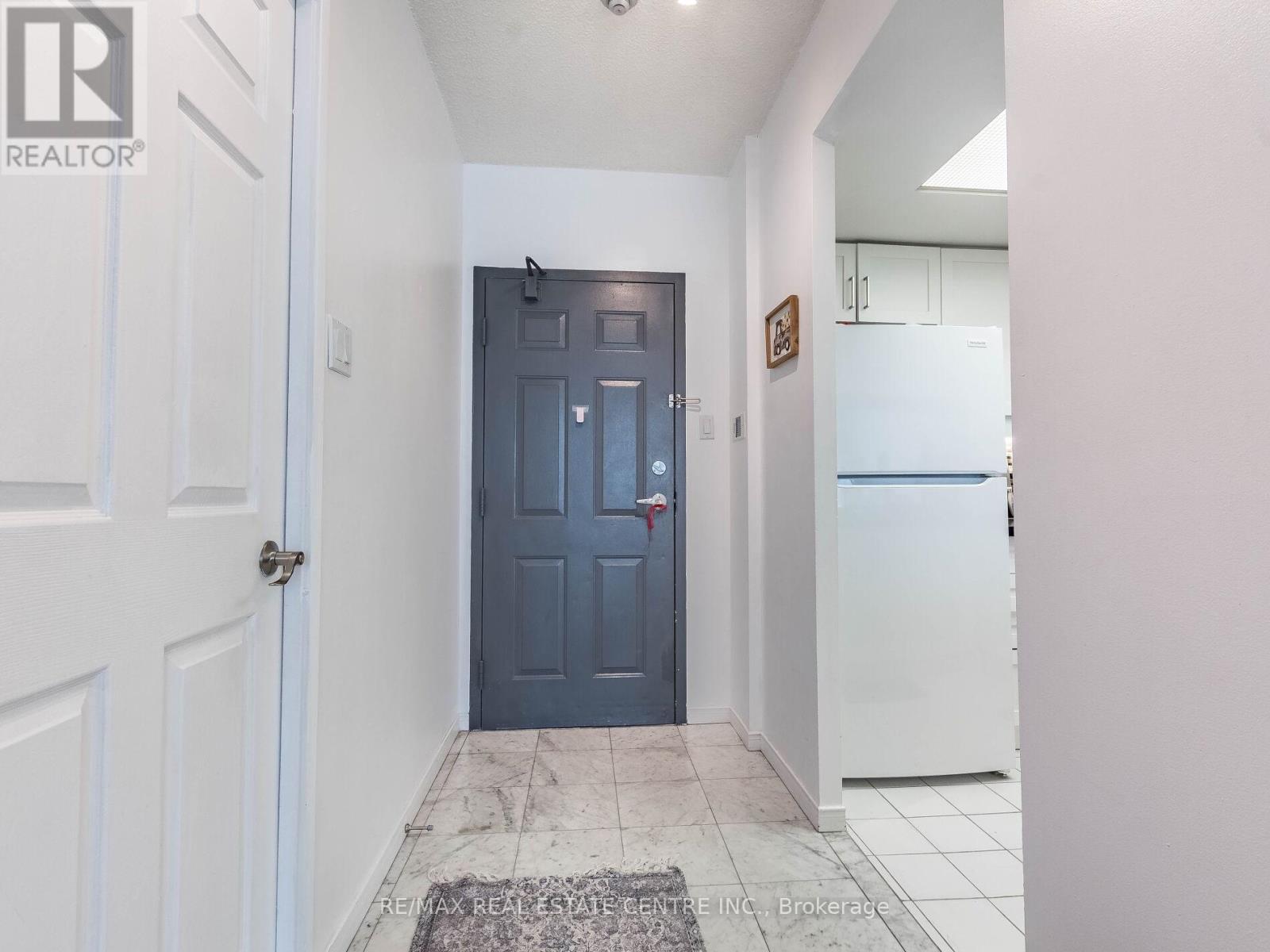 1616 - 250 Webb Drive, Mississauga, Ontario  L5B 3Z4 - Photo 8 - W13512218