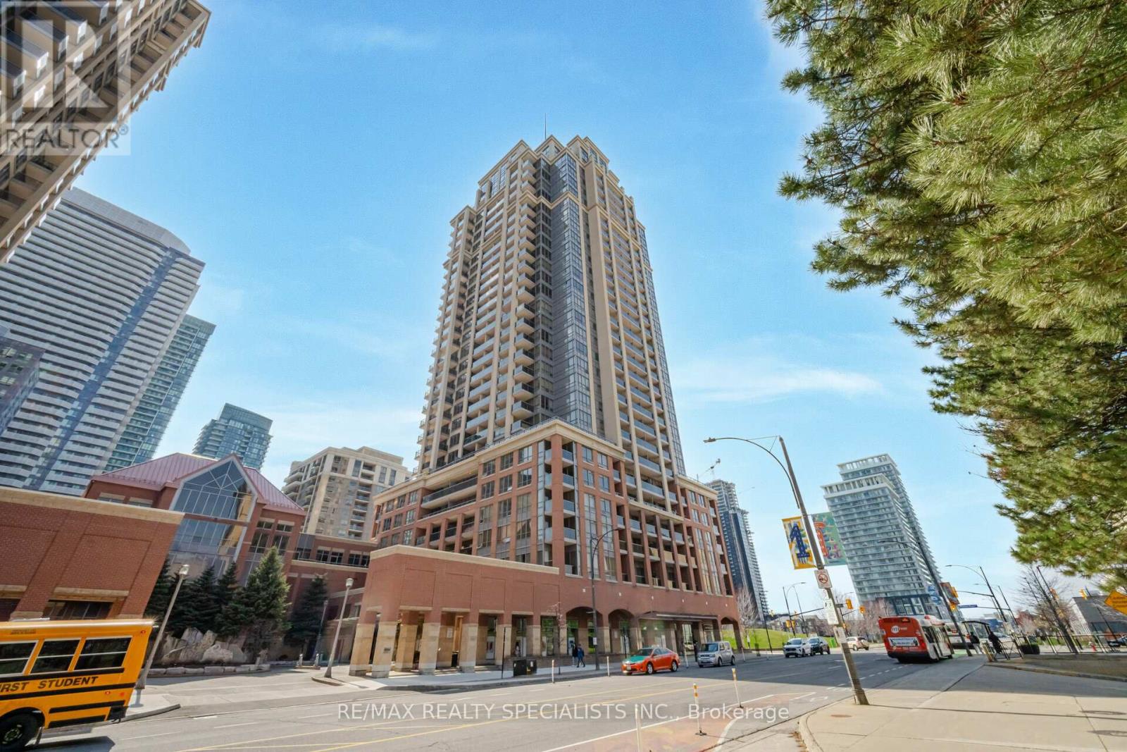 711 - 4090 Living Arts Drive, Mississauga, Ontario  L5B 4M8 - Photo 1 - W13512270