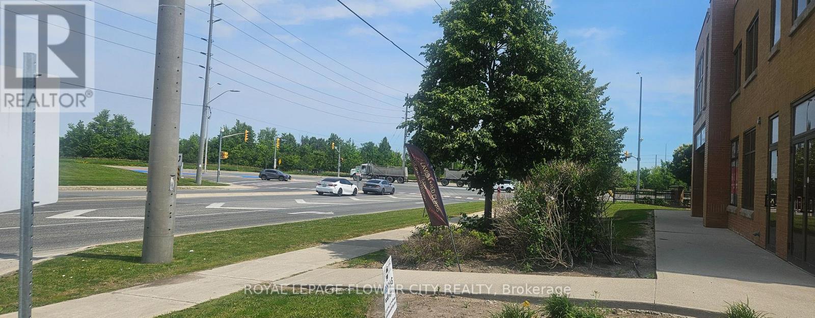 7 - 7 Sun Pac Boulevard, Brampton, Ontario  L6S 0E8 - Photo 10 - W13512328