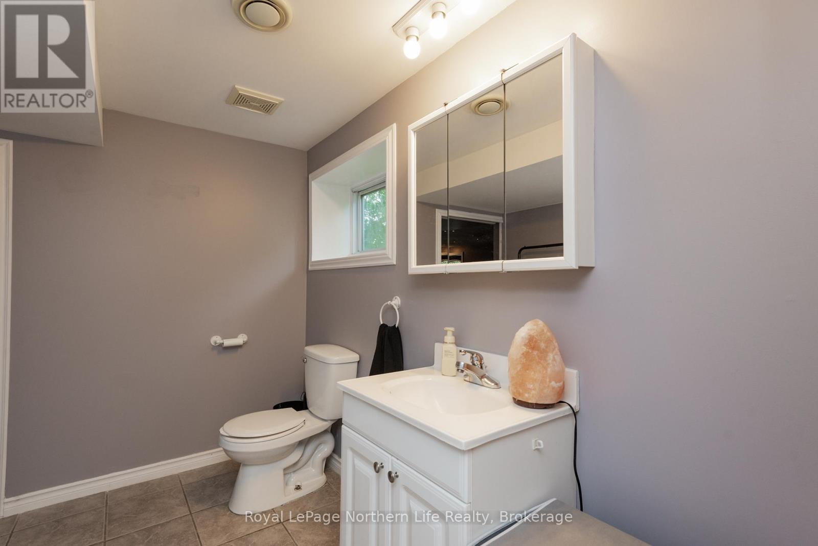 1006 Lakeshore Drive, North Bay, Ontario  P1A 2H3 - Photo 11 - X13512580