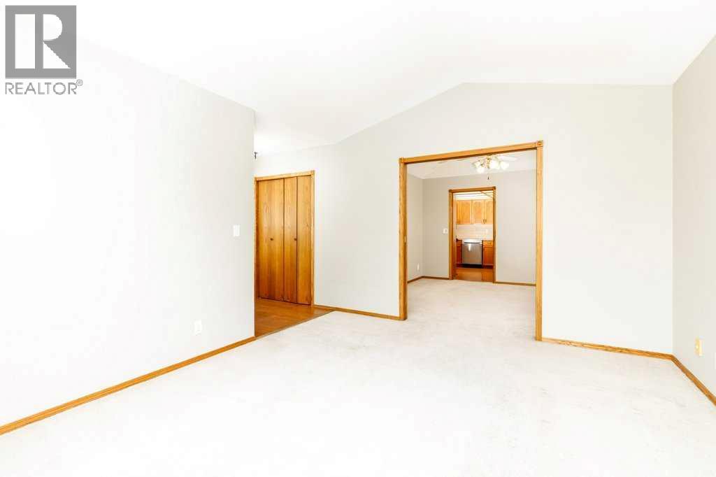 6 Densmore Crescent, Red Deer, Alberta  T4R 2L8 - Photo 5 - A2325873