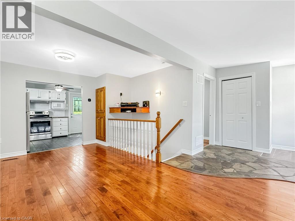21 Fife Street W, Caledonia, Ontario  N3W 1J1 - Photo 4 - 40844088