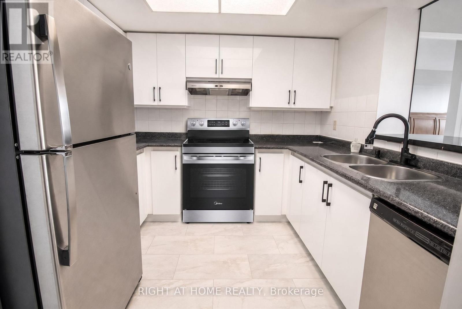 1811 - 325 Webb Drive, Mississauga, Ontario L5B 3Z9 - Photo 13 - W13498006