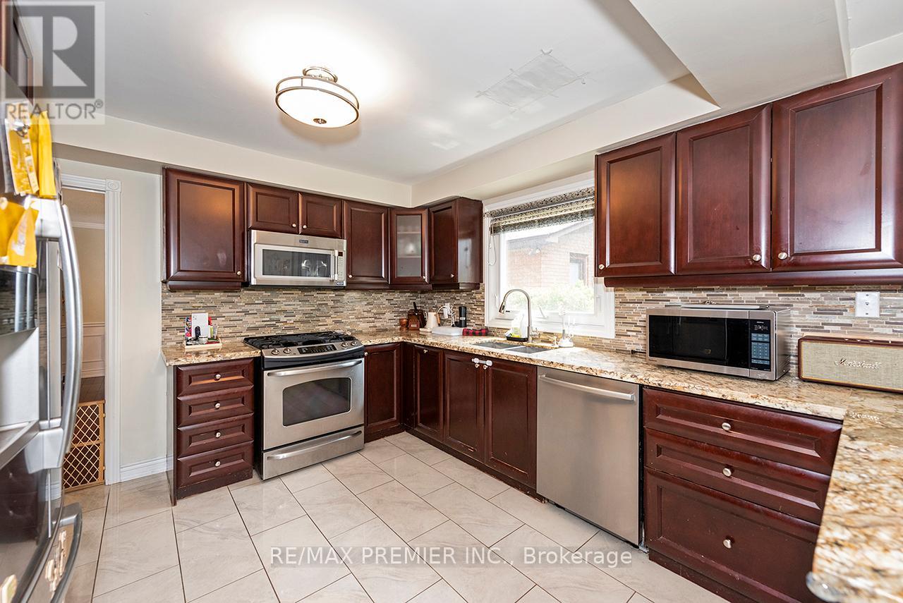 4 Bourbon Road, Vaughan, Ontario  L4L 6Y6 - Photo 11 - N13511534