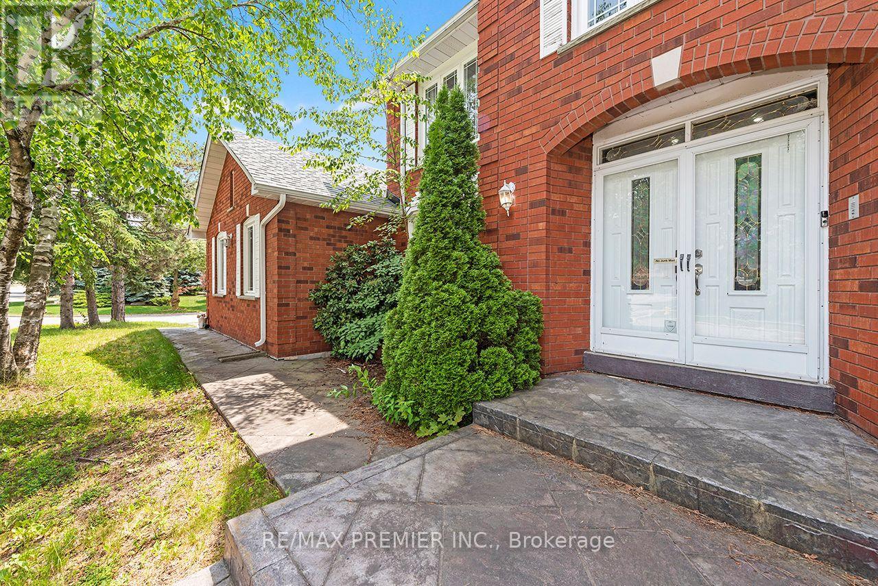 4 Bourbon Road, Vaughan, Ontario  L4L 6Y6 - Photo 2 - N13511534