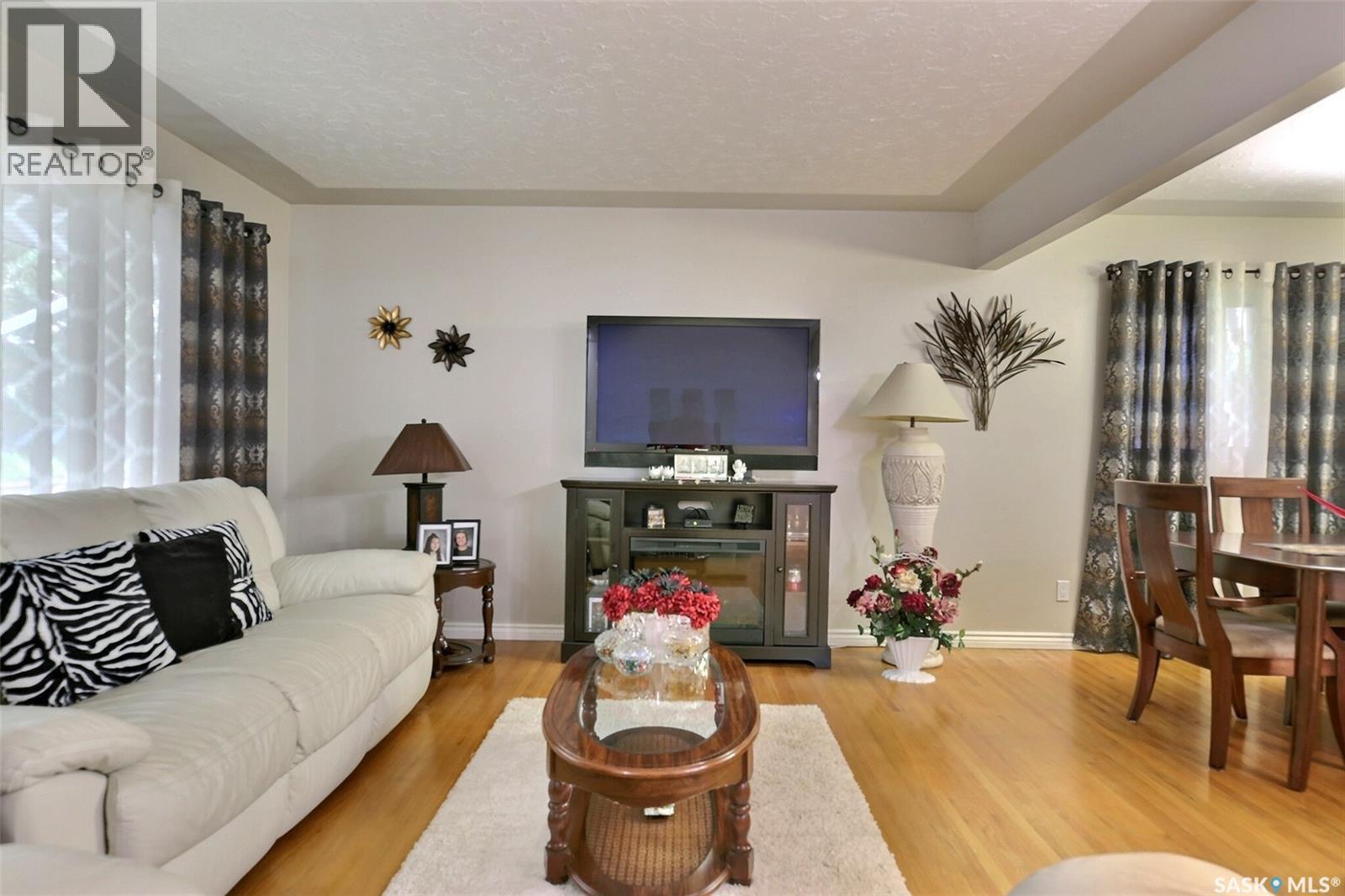 204 Rae Street, Regina, Saskatchewan  S4R 3L8 - Photo 3 - SK041272