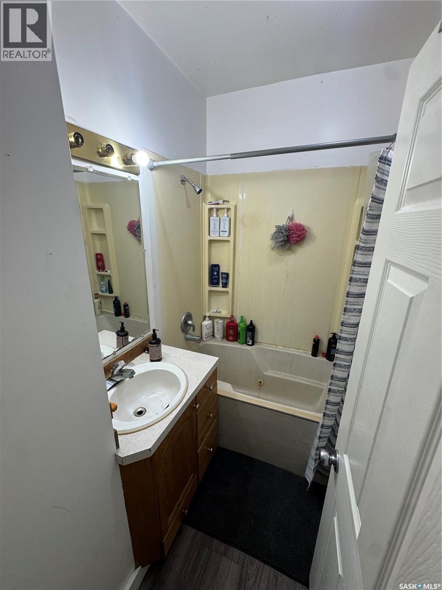 305 2nd Street N, Spalding, Saskatchewan  S0K 4C0 - Photo 17 - SK041264