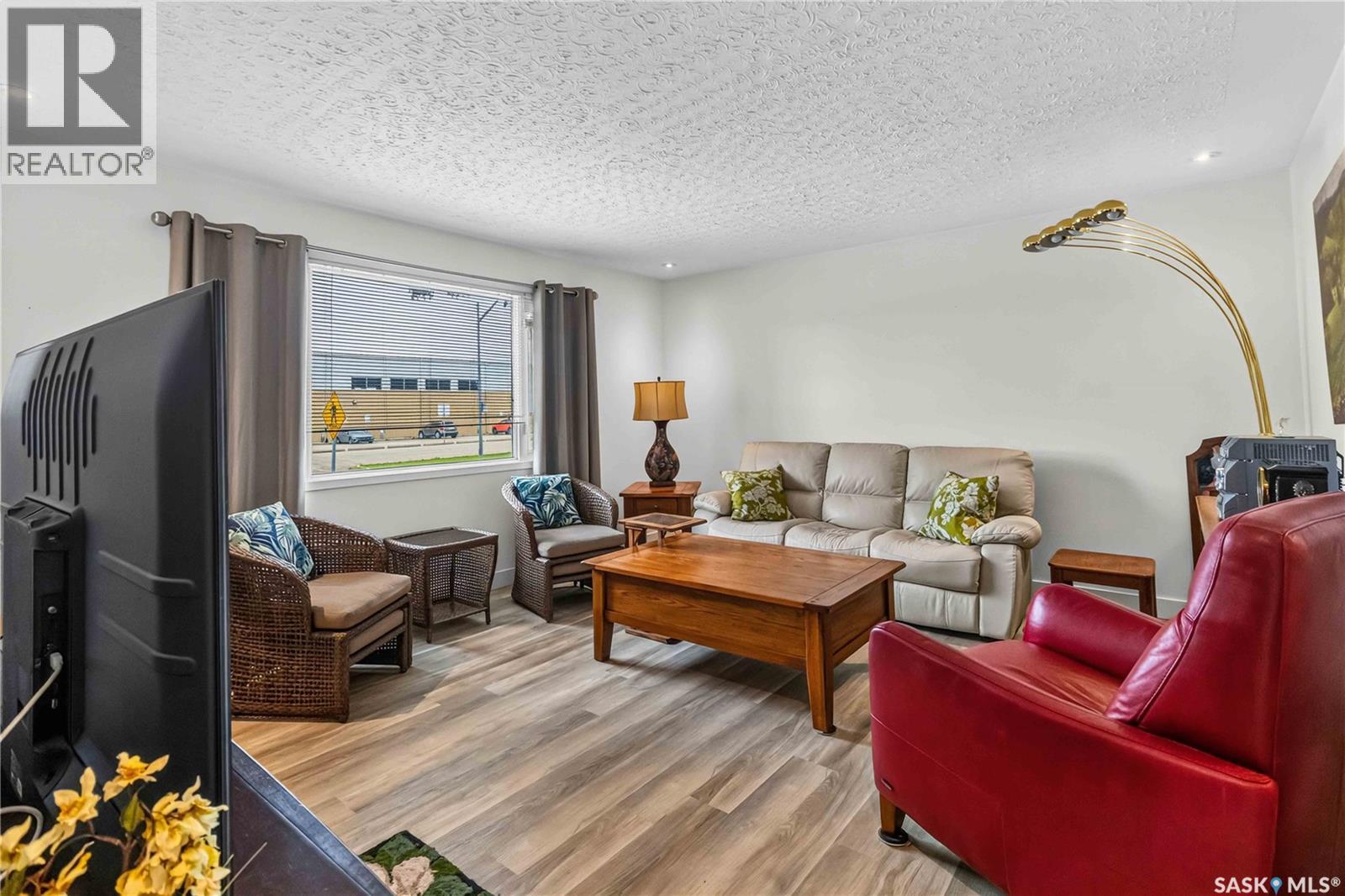 513 W Avenue N, Saskatoon, Saskatchewan  S7L 3H2 - Photo 4 - SK041095
