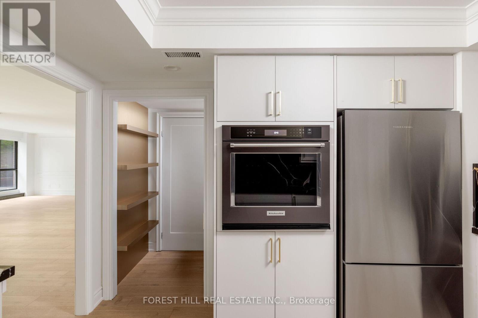 404 - 164 Cumberland Street, Toronto, Ontario  M5R 1A8 - Photo 16 - C13512454
