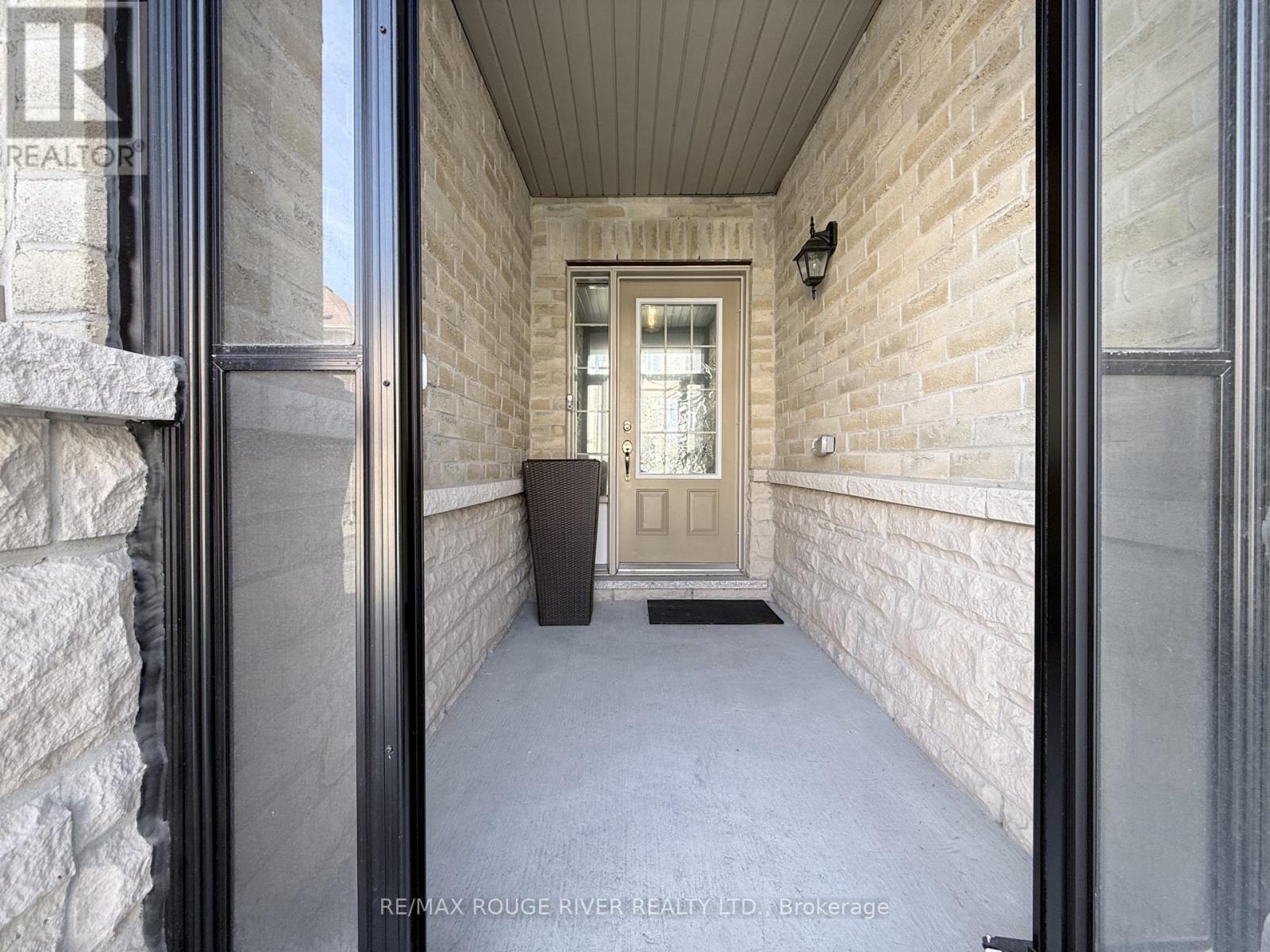 906 Audley Road N, Ajax, Ontario  L1Z 1W2 - Photo 3 - E13512504