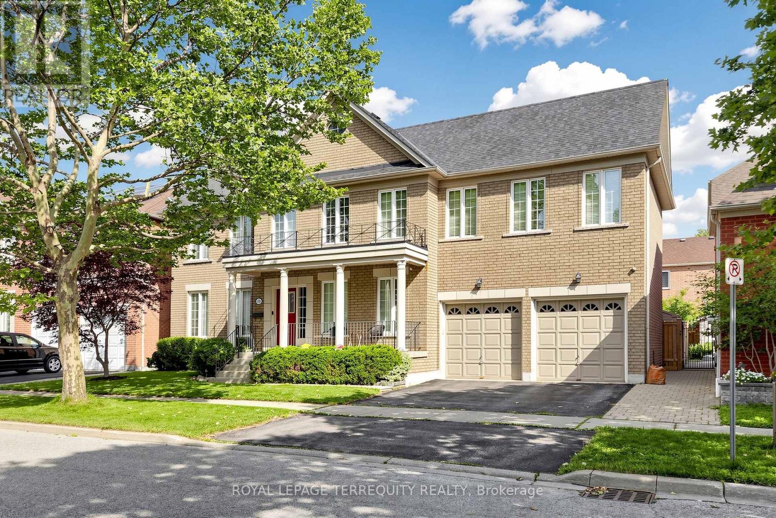12 BALLANTYNE DRIVE, Ajax, Ontario