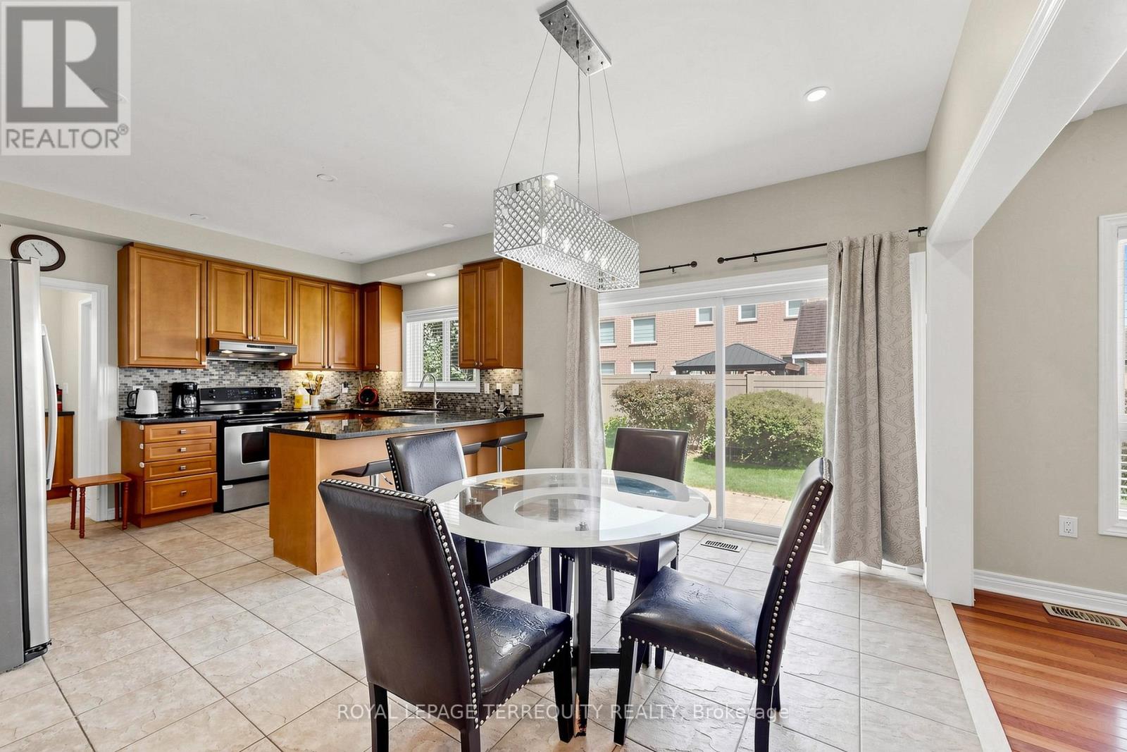 12 Ballantyne Drive, Ajax, Ontario  L1T 4H8 - Photo 16 - E13512796