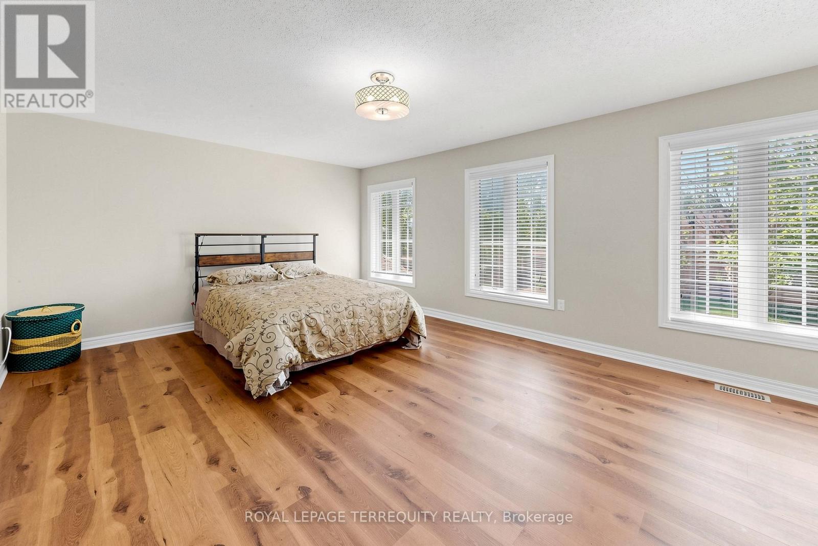 12 Ballantyne Drive, Ajax, Ontario  L1T 4H8 - Photo 25 - E13512796