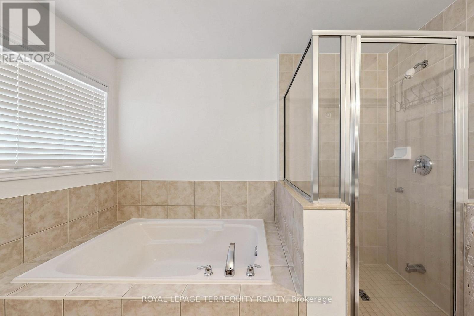 12 Ballantyne Drive, Ajax, Ontario  L1T 4H8 - Photo 29 - E13512796