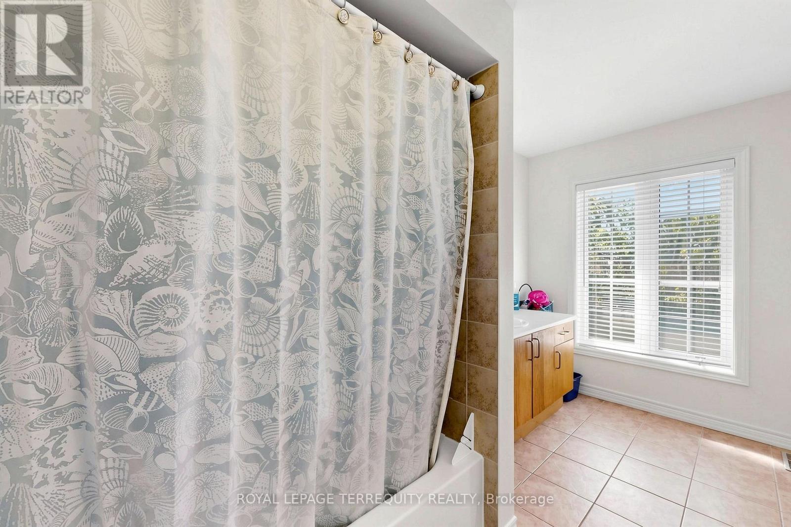 12 Ballantyne Drive, Ajax, Ontario  L1T 4H8 - Photo 36 - E13512796