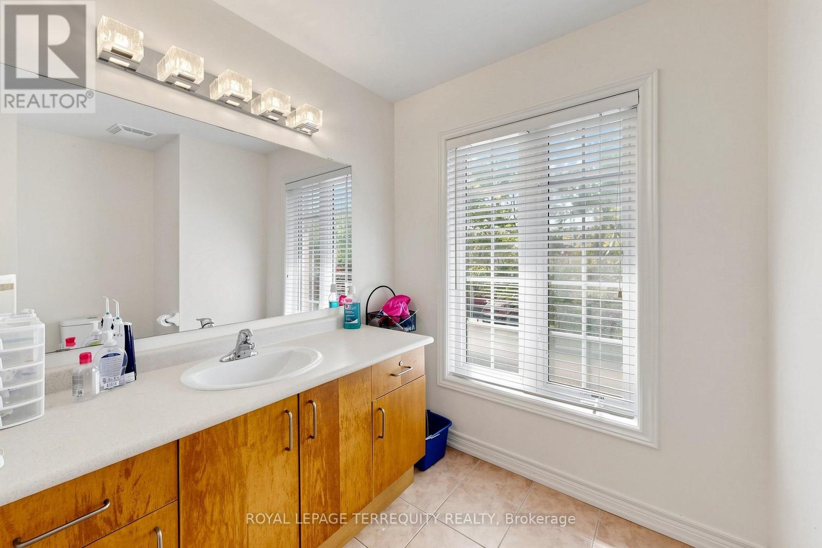 12 Ballantyne Drive, Ajax, Ontario  L1T 4H8 - Photo 37 - E13512796