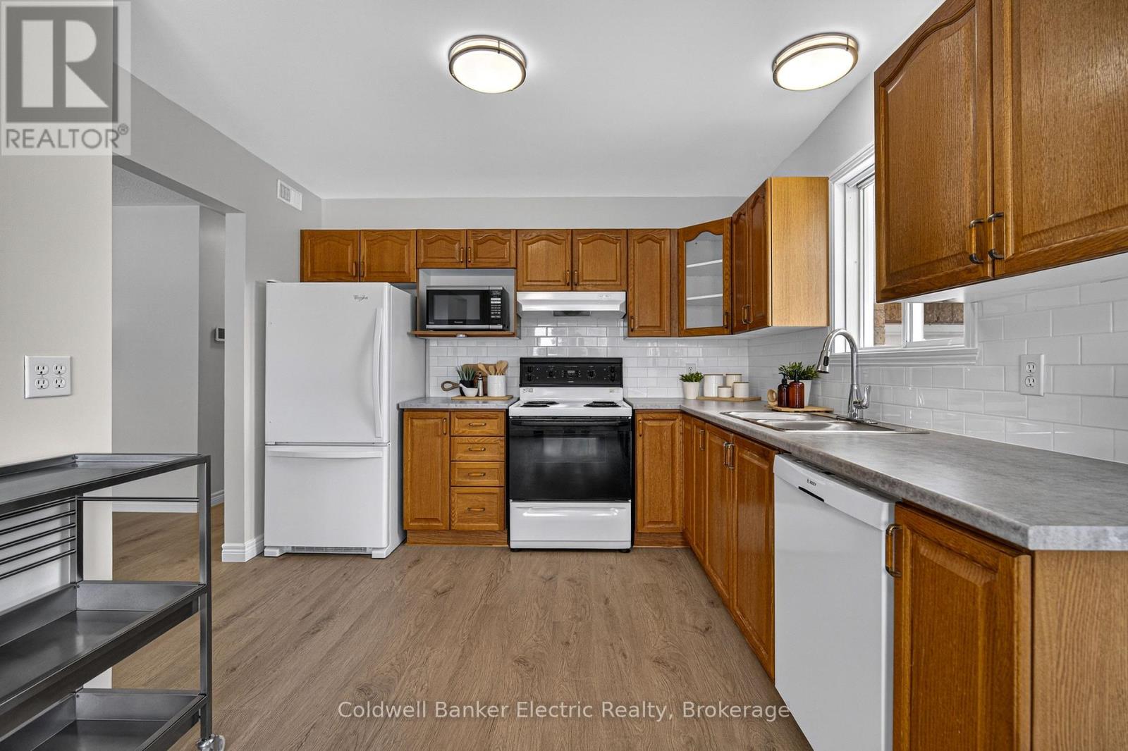 329 Mary Street W, Kawartha Lakes, Ontario  K9V 5X5 - Photo 12 - X13511544