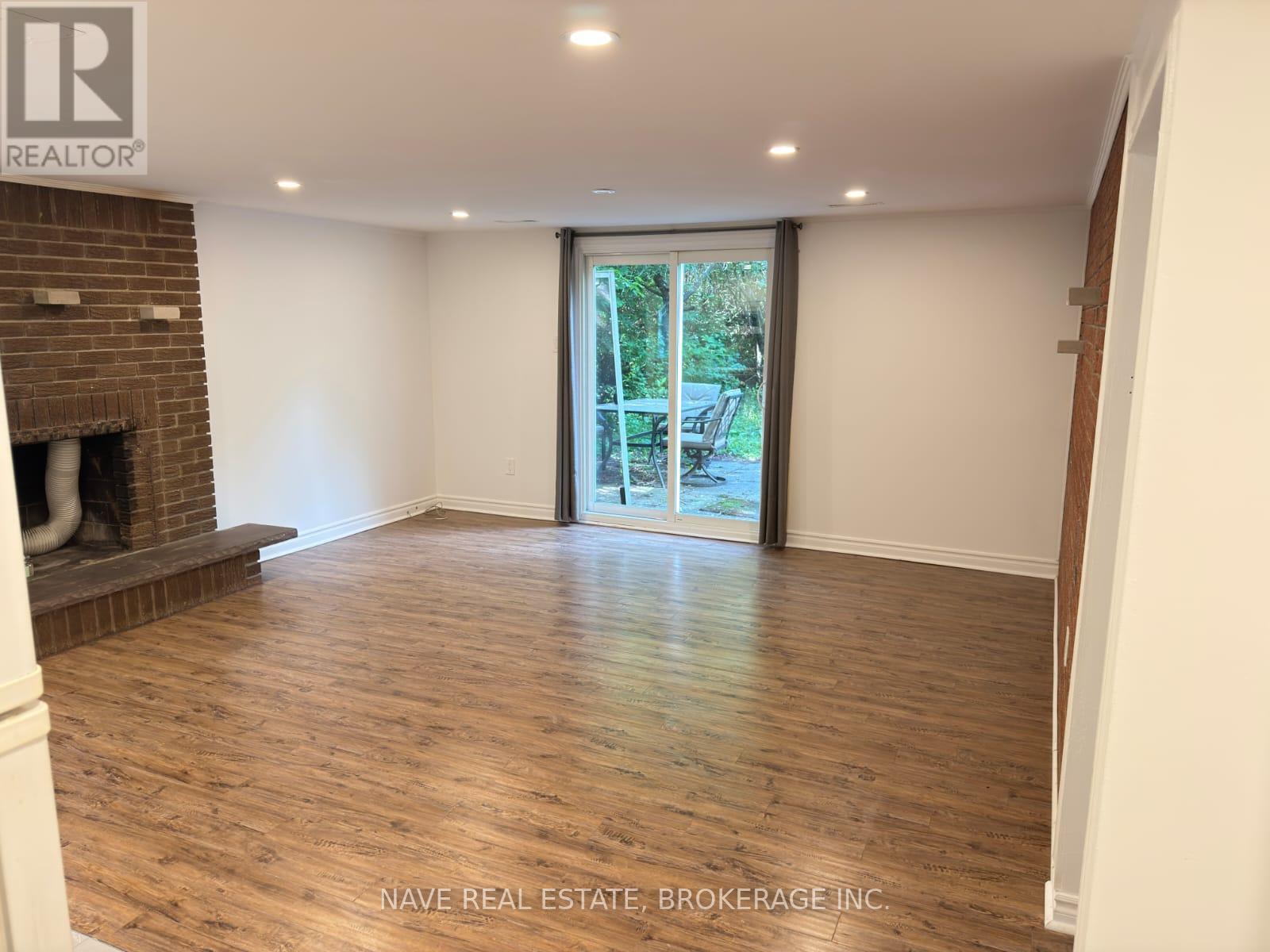 Back Unit - 54 Elgin Mills Road W, Richmond Hill, Ontario  L4C 4M2 - Photo 10 - N13512390