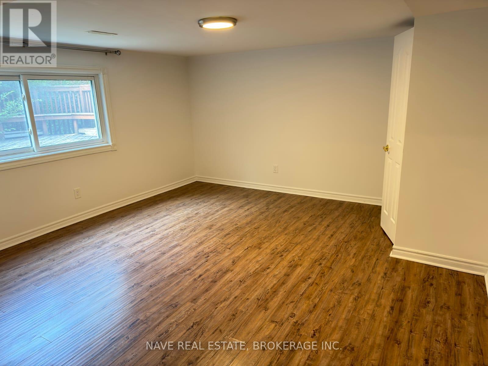 Back Unit - 54 Elgin Mills Road W, Richmond Hill, Ontario  L4C 4M2 - Photo 11 - N13512390