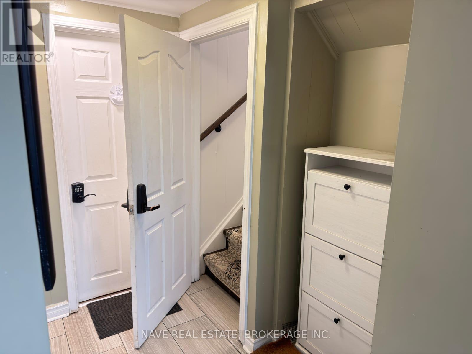 Back Unit - 54 Elgin Mills Road W, Richmond Hill, Ontario  L4C 4M2 - Photo 5 - N13512390
