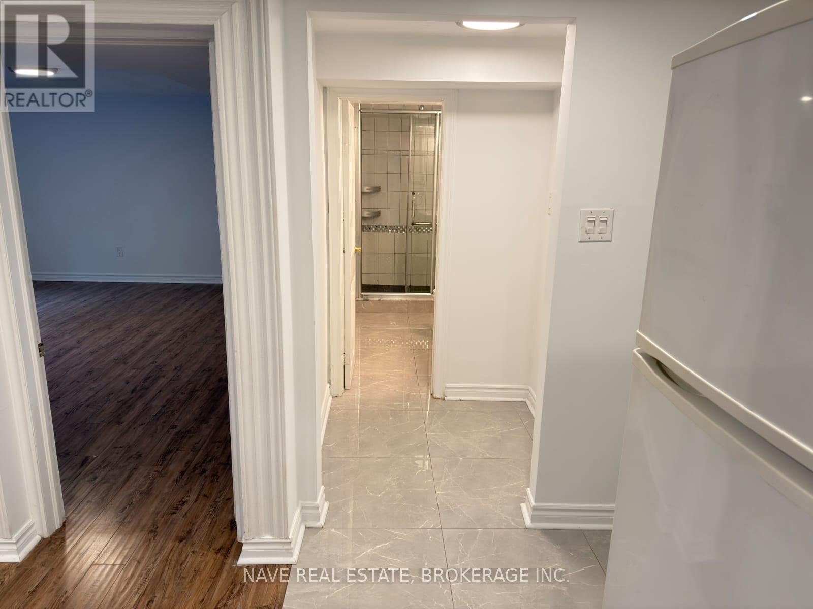 Back Unit - 54 Elgin Mills Road W, Richmond Hill, Ontario  L4C 4M2 - Photo 6 - N13512390