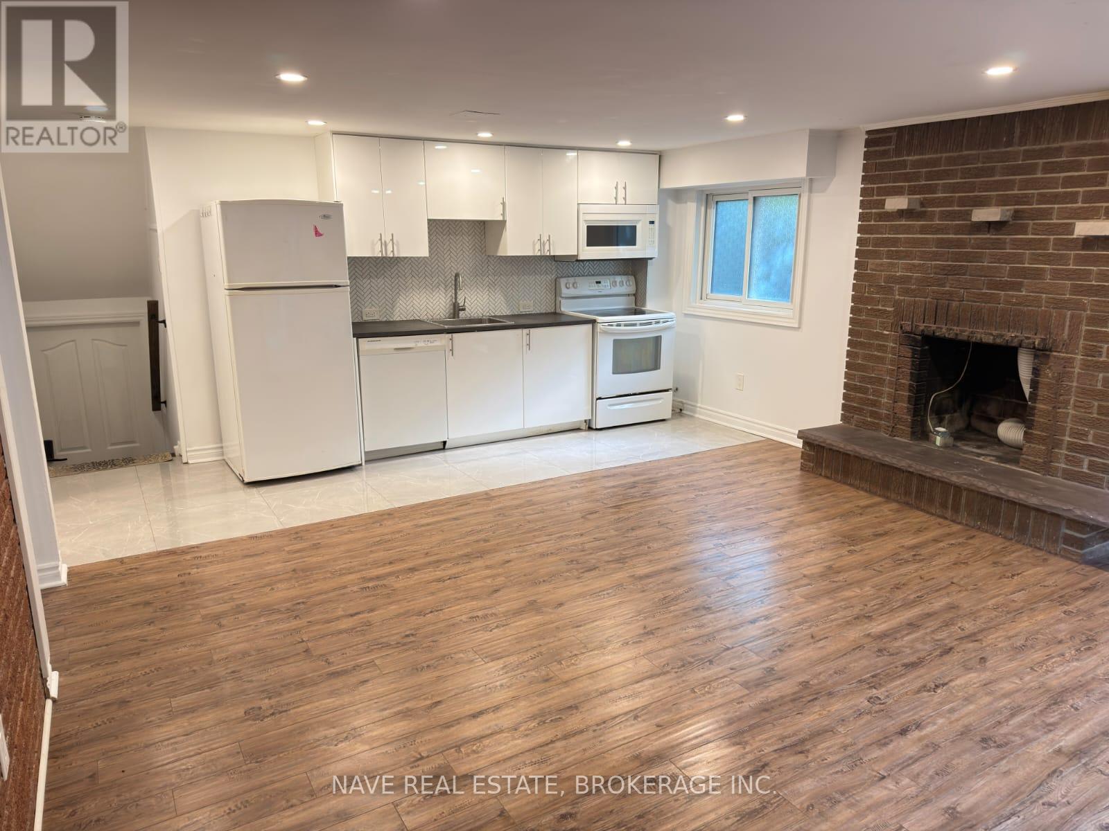 Back Unit - 54 Elgin Mills Road W, Richmond Hill, Ontario  L4C 4M2 - Photo 9 - N13512390