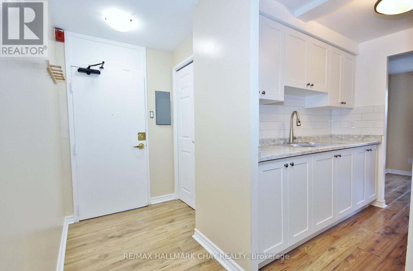 C3a - 95 Holland Street W, Bradford West Gwillimbury, Ontario  L3Z 1R8 - Photo 8 - N13512752