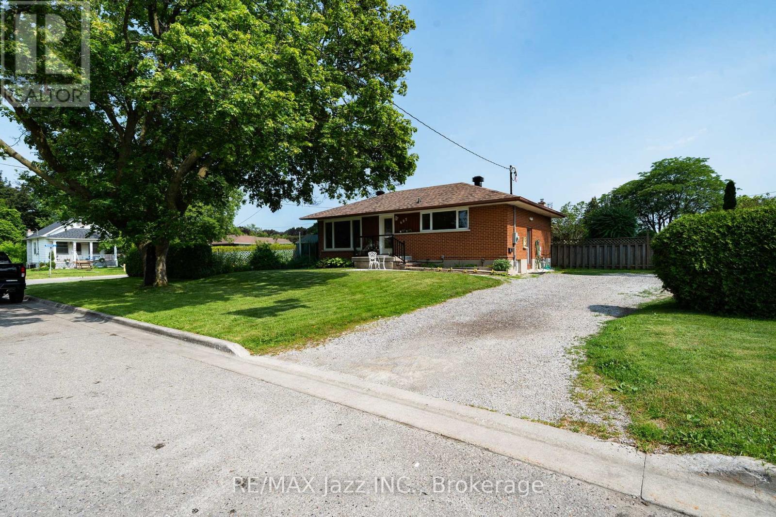 607 Gliddon Avenue, Oshawa, Ontario L1H 2A1 - Photo 4 - E13512922