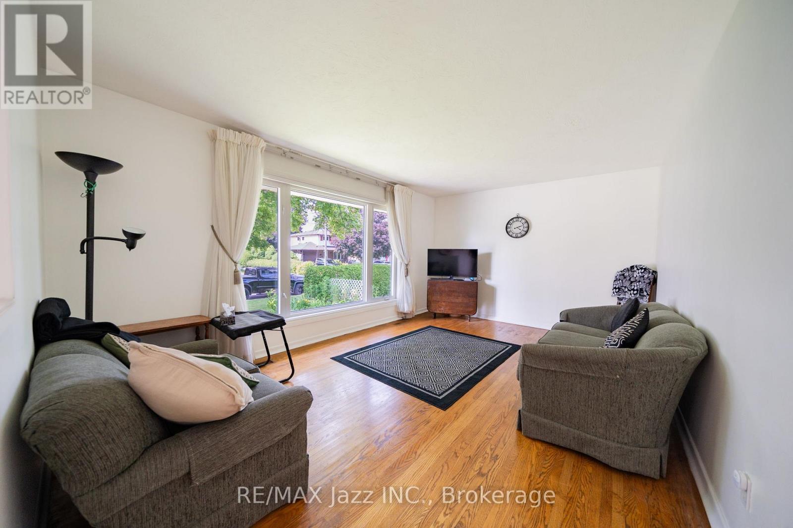 607 Gliddon Avenue, Oshawa, Ontario L1H 2A1 - Photo 8 - E13512922