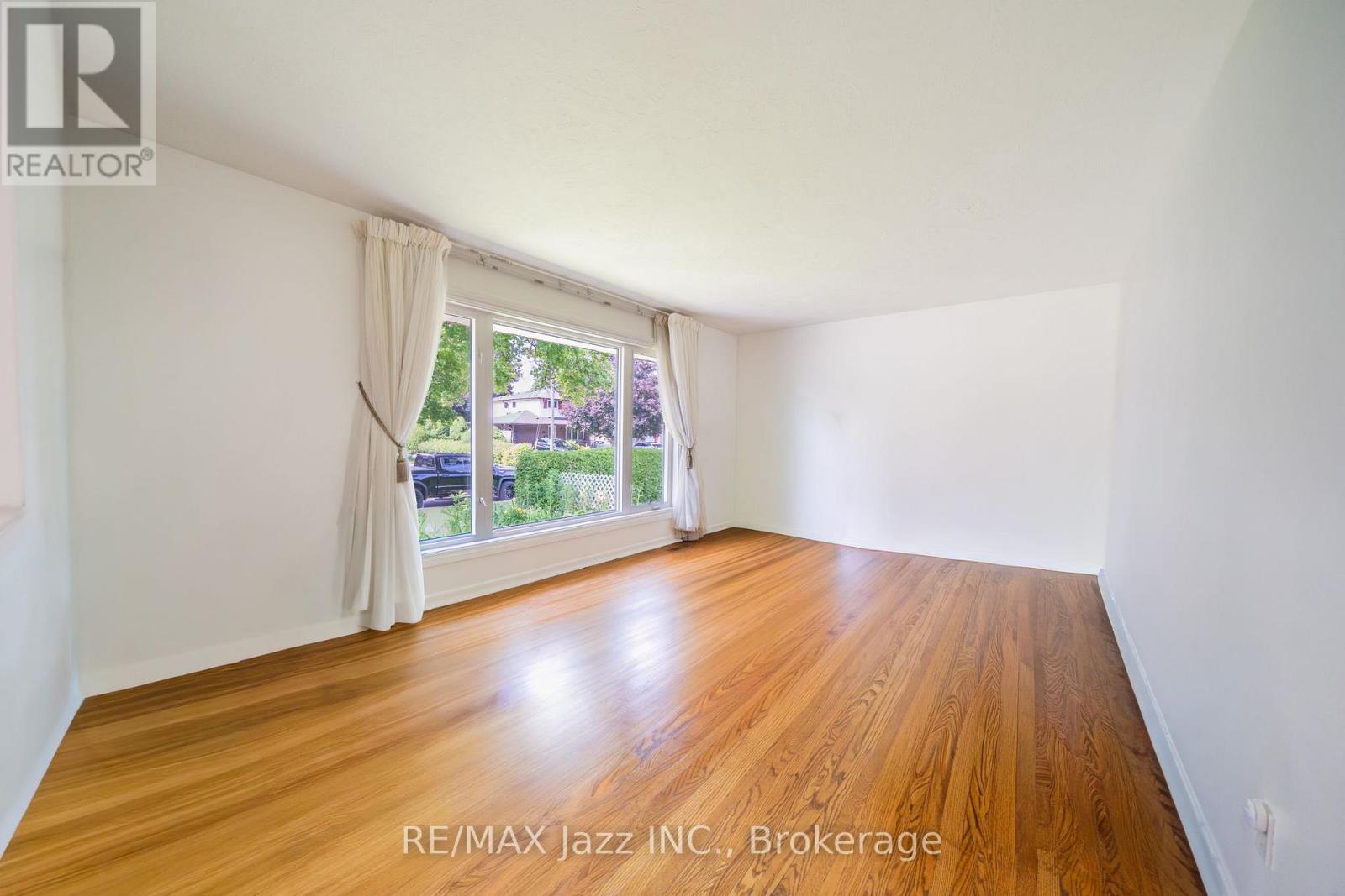 607 Gliddon Avenue, Oshawa, Ontario L1H 2A1 - Photo 9 - E13512922