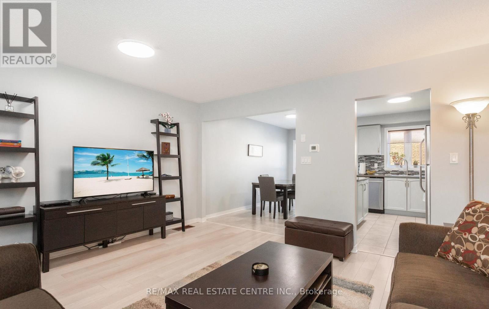 49 Teal Crest Circle, Brampton, Ontario  L6X 2Z5 - Photo 11 - W13512398