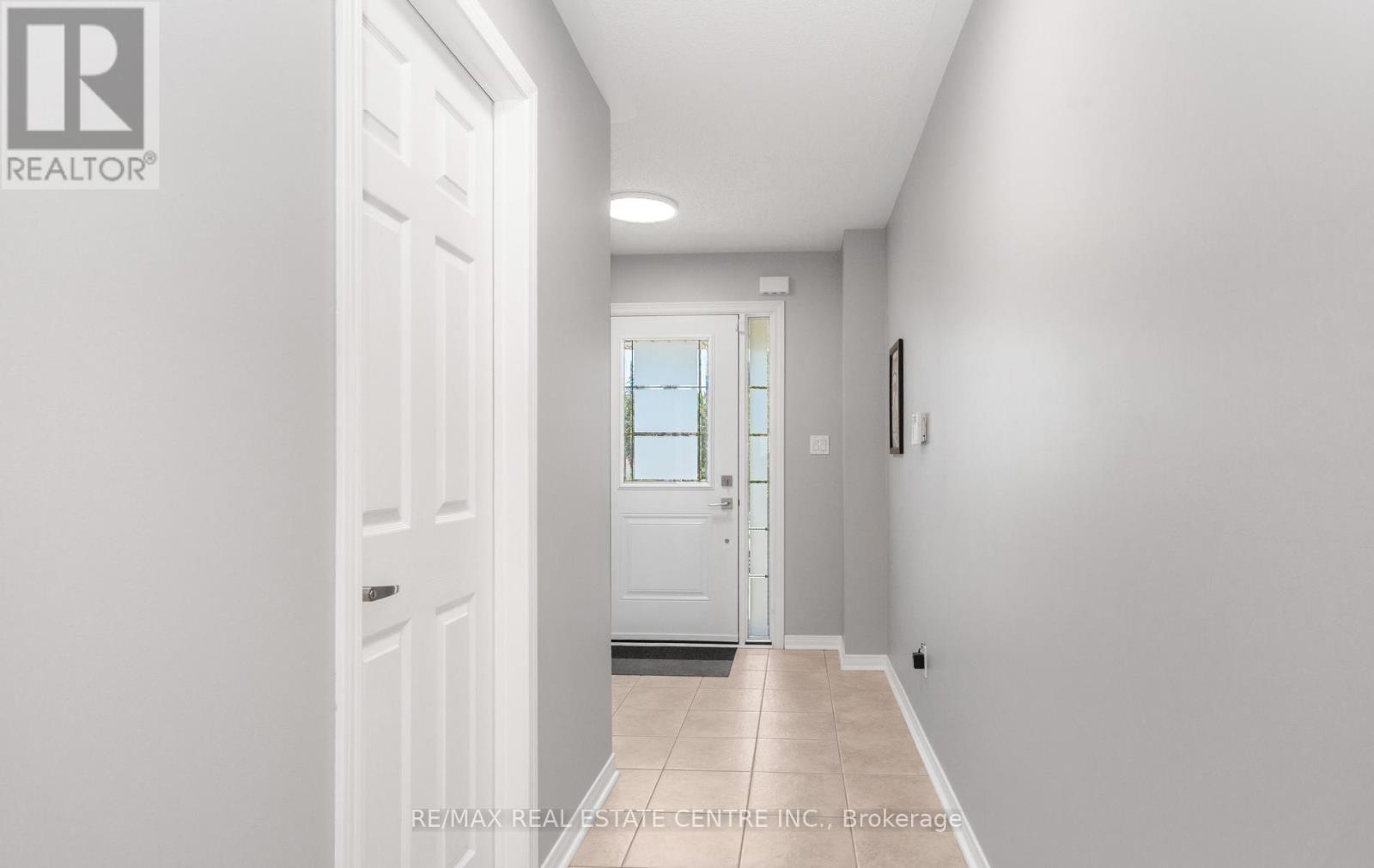 49 Teal Crest Circle, Brampton, Ontario  L6X 2Z5 - Photo 3 - W13512398