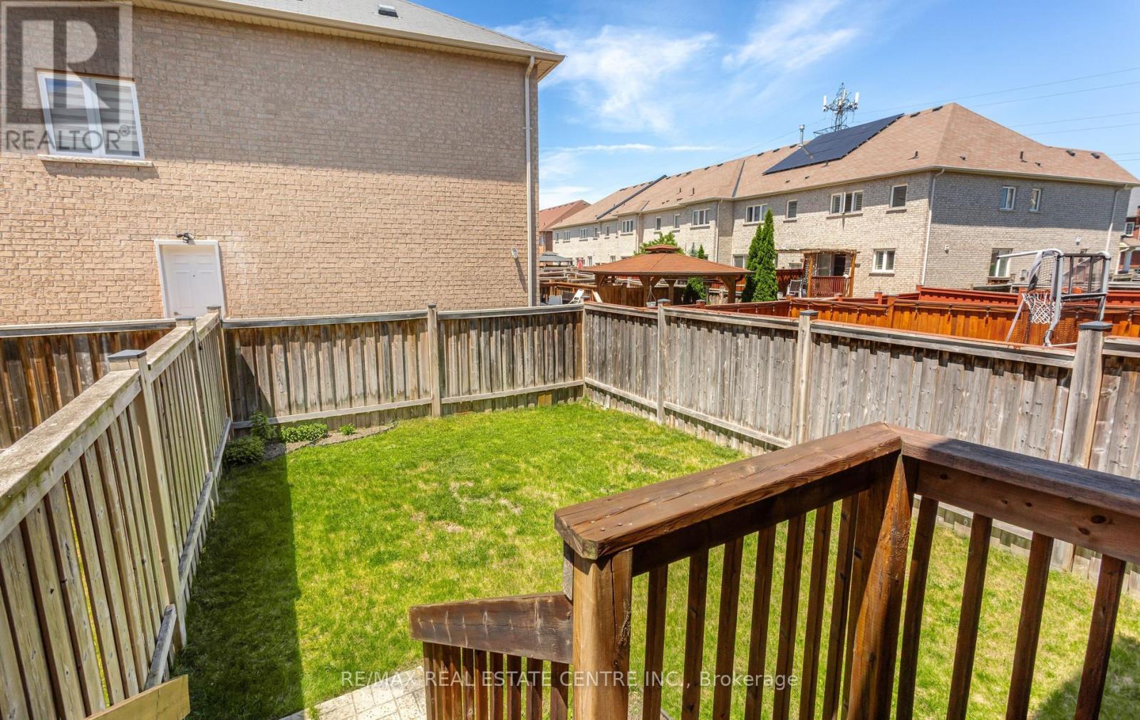 49 Teal Crest Circle, Brampton, Ontario  L6X 2Z5 - Photo 34 - W13512398