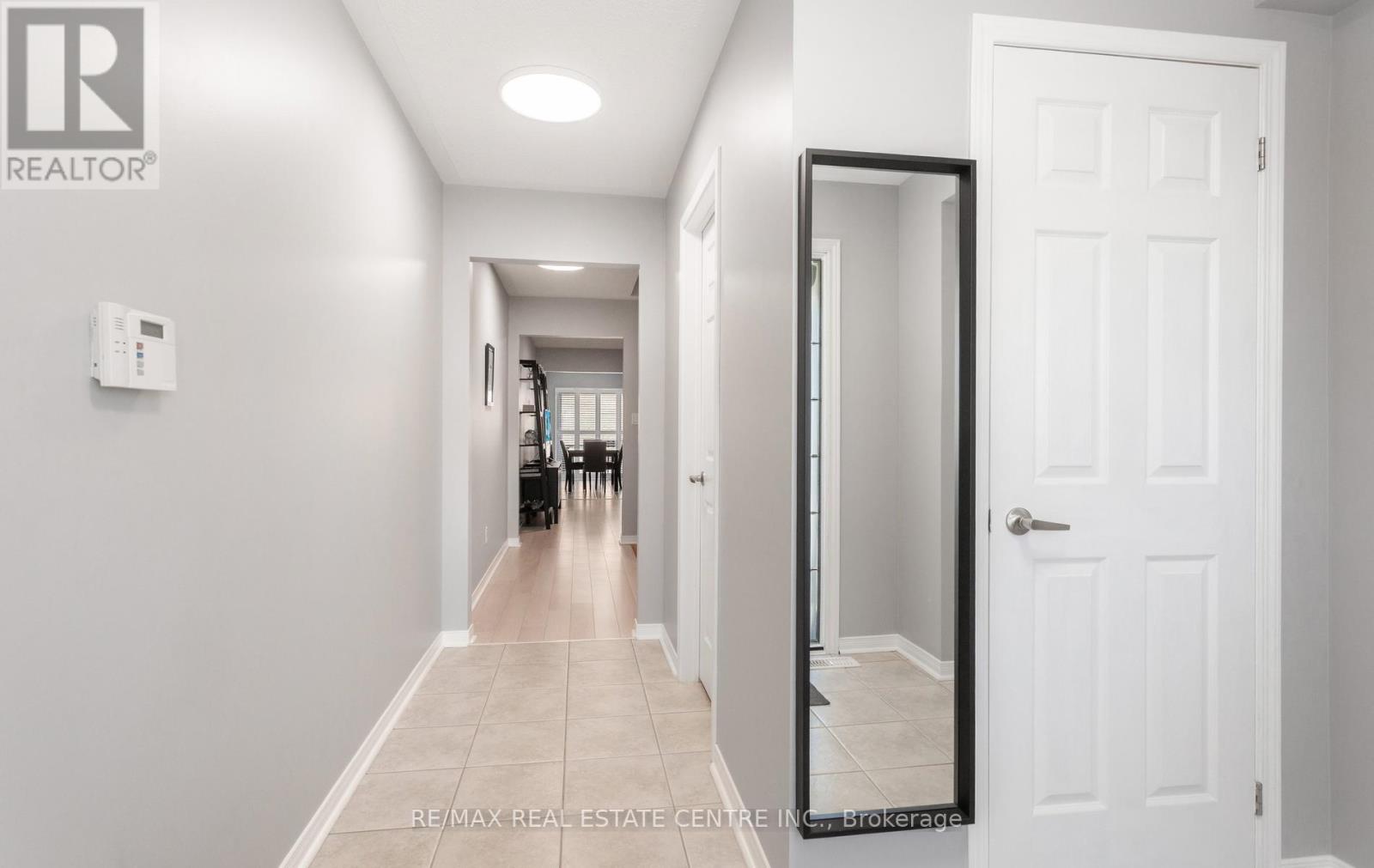 49 Teal Crest Circle, Brampton, Ontario  L6X 2Z5 - Photo 5 - W13512398