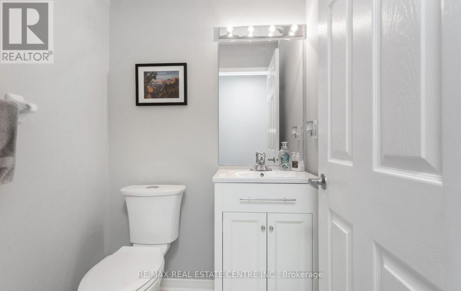 49 Teal Crest Circle, Brampton, Ontario  L6X 2Z5 - Photo 6 - W13512398