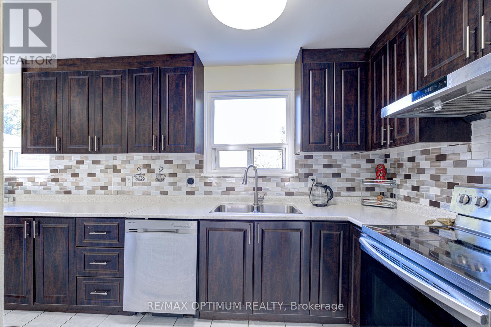 21 Juniper Crescent, Brampton, Ontario  L6S 1J9 - Photo 12 - W13512400