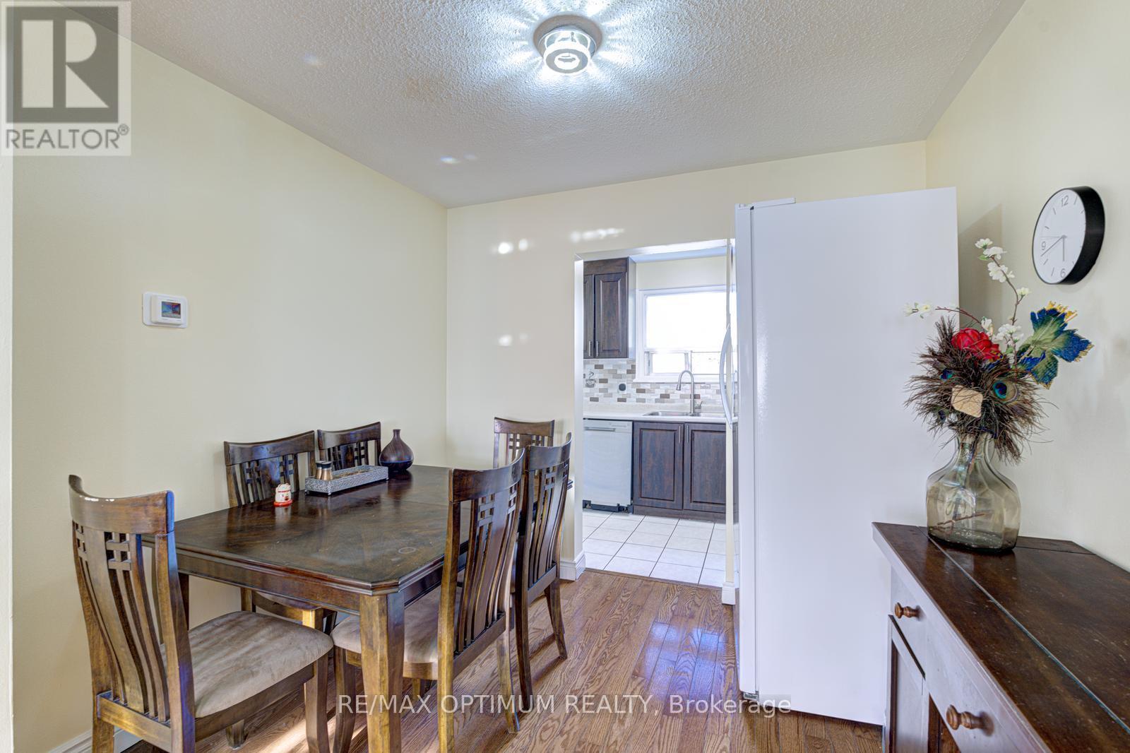 21 Juniper Crescent, Brampton, Ontario  L6S 1J9 - Photo 9 - W13512400