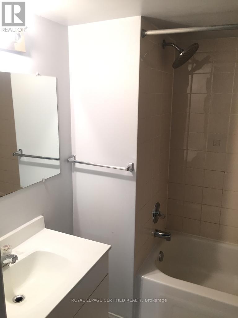 Bsmt - 5480 Whitehorn Avenue, Mississauga, Ontario  L5V 1V5 - Photo 9 - W13512420