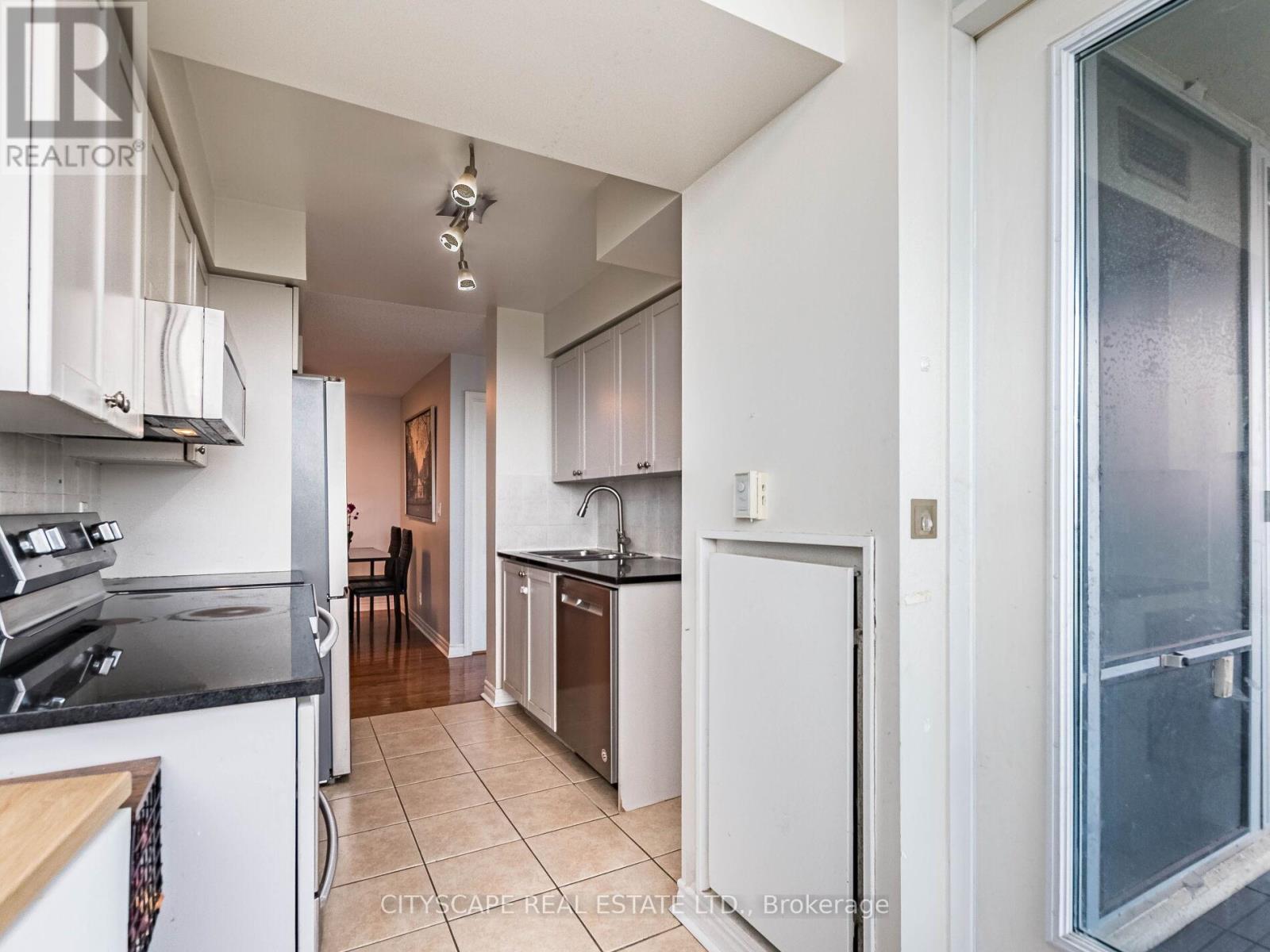 2111 - 1 Elm Drive W, Mississauga, Ontario  L5B 4M1 - Photo 17 - W13512578