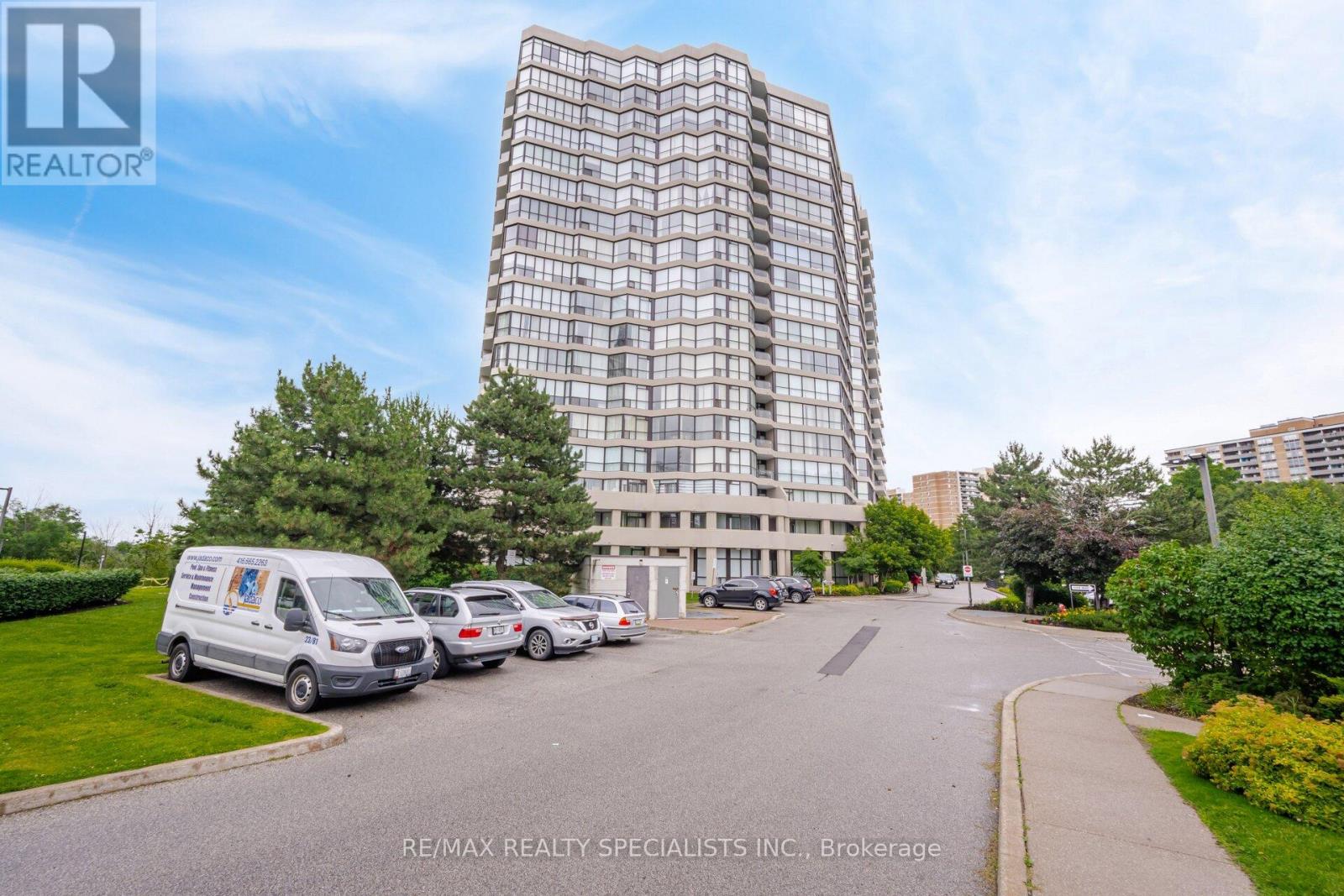 805 - 5 Rowntree Road N, Toronto, Ontario  M9V 5G9 - Photo 2 - W13512654