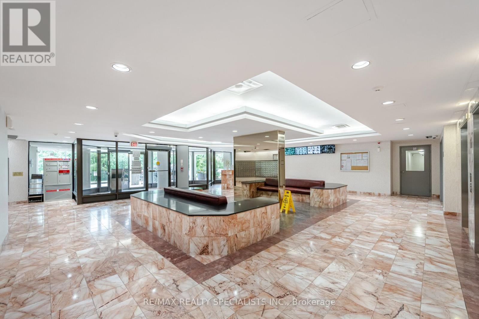 805 - 5 Rowntree Road N, Toronto, Ontario  M9V 5G9 - Photo 4 - W13512654