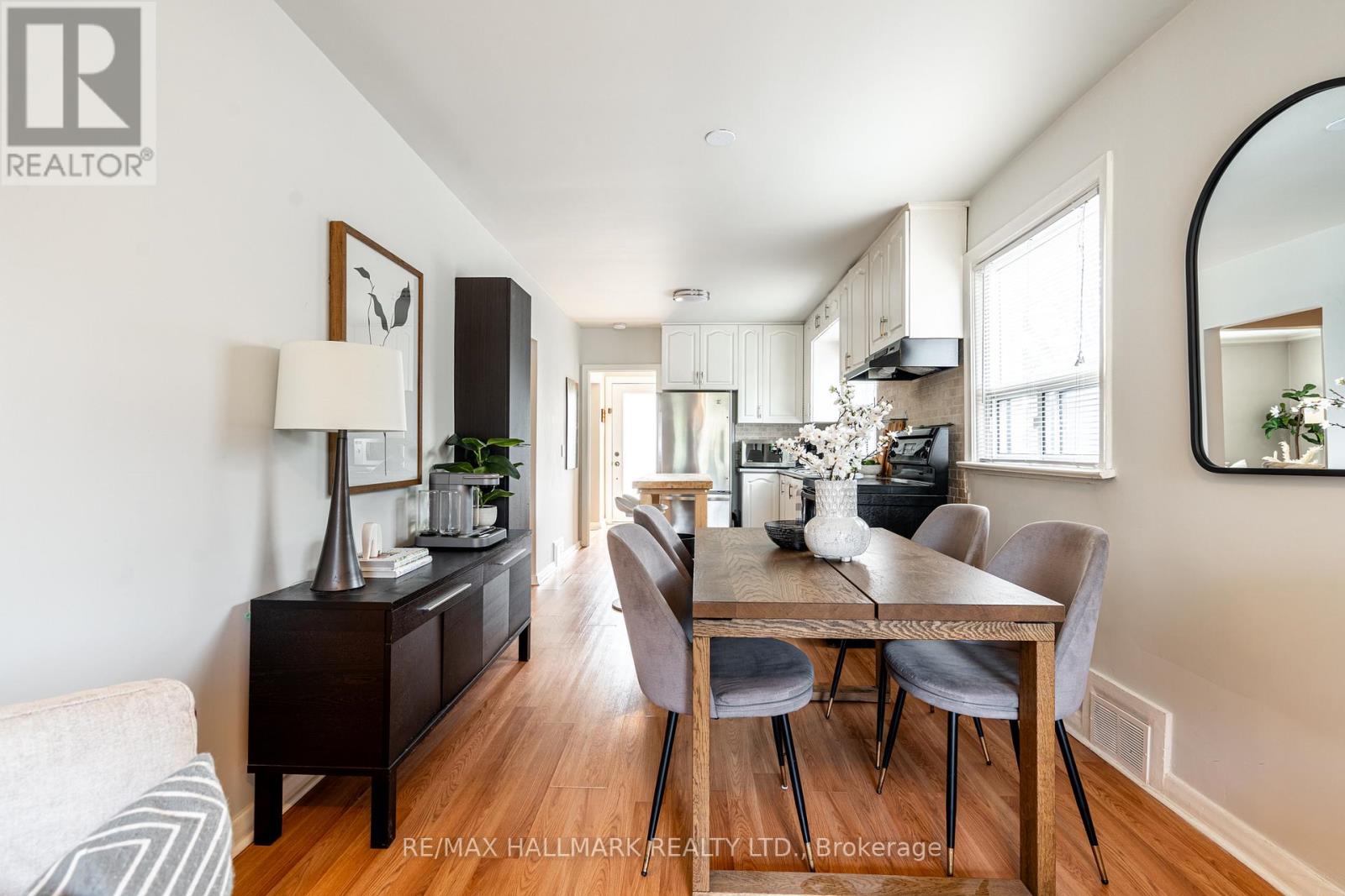 Upper - 41 Treeview Drive, Toronto, Ontario  M8W 4C1 - Photo 12 - W13512680
