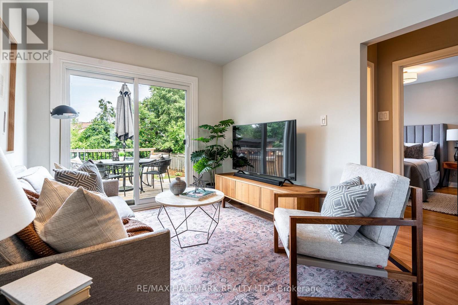 Upper - 41 Treeview Drive, Toronto, Ontario  M8W 4C1 - Photo 14 - W13512680